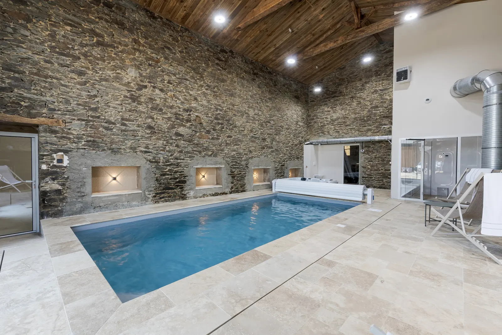 gîte piscine intérieure Vendée,gîte avec spa Vendée,gîte avec hammam Vendée,gîte avec piscine chauffée Vendée,location avec espace bien-être Vendée