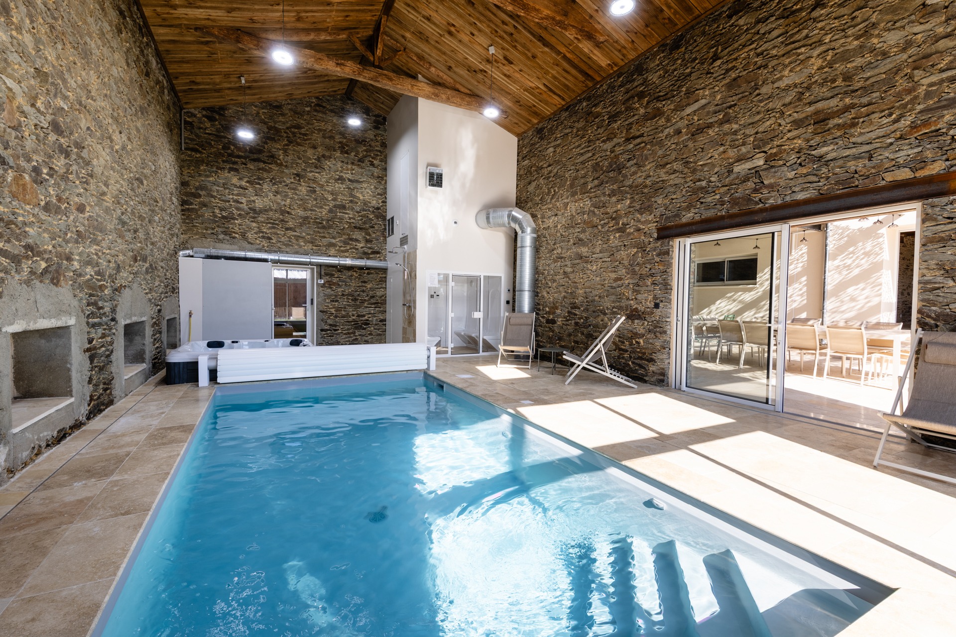 gite vendee premium-30 gîte piscine intérieure Vendée,gîte avec spa Vendée,gîte avec hammam Vendée,gîte avec piscine chauffée Vendée,location avec espace bien-être Vendée